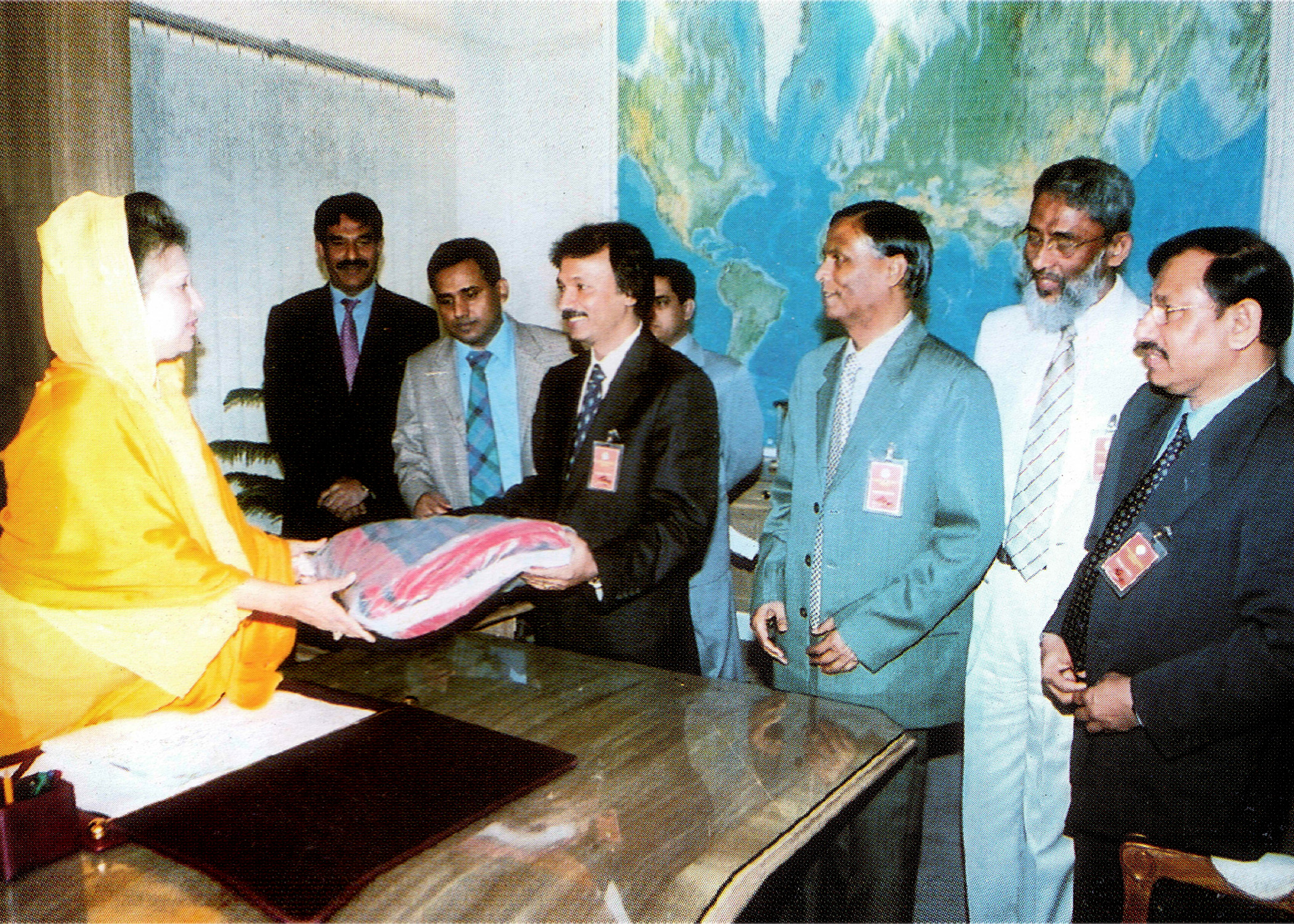 Blanket donation to Prime Minister's Relief Fund, 2004